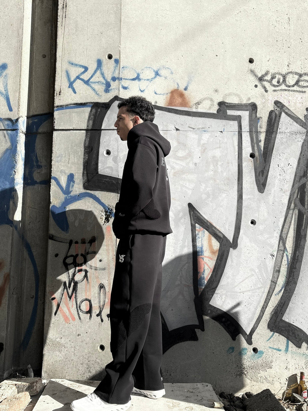 ELVARIS - Pull à Capuche